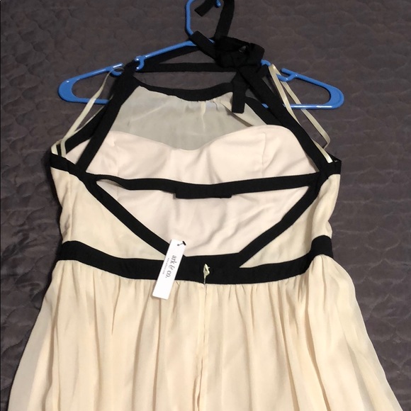 Dress - Picture 3 of 4